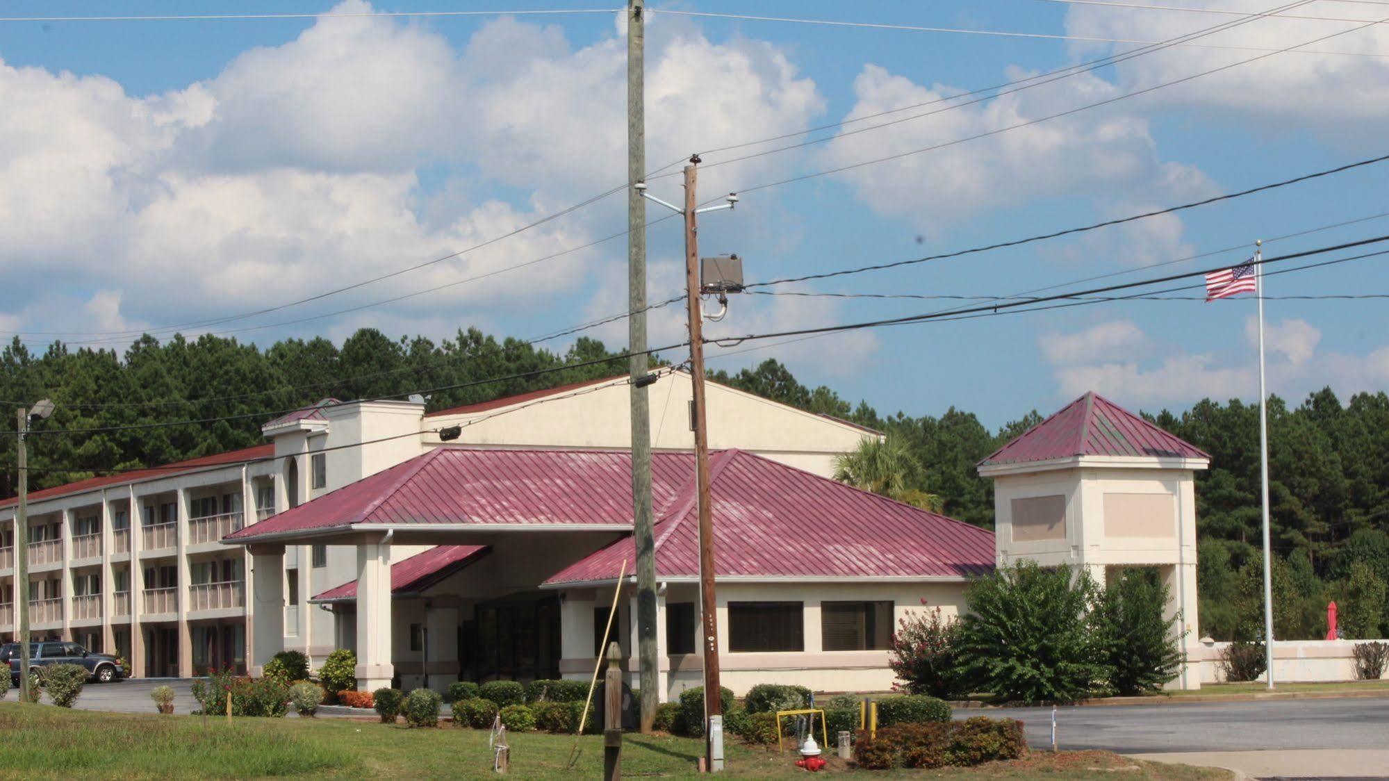 Deerfield Inn & Suites Madison Exterior photo